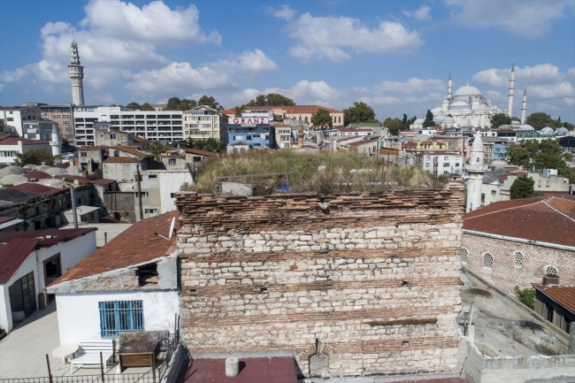Tahtakale'ye adını veren kalenin burcu gün yüzüne çıktı